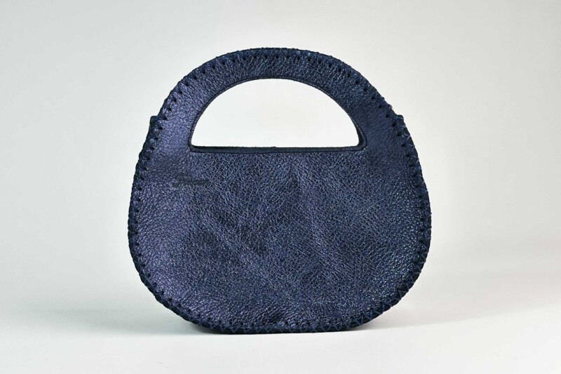 November Bag shiny blu leather