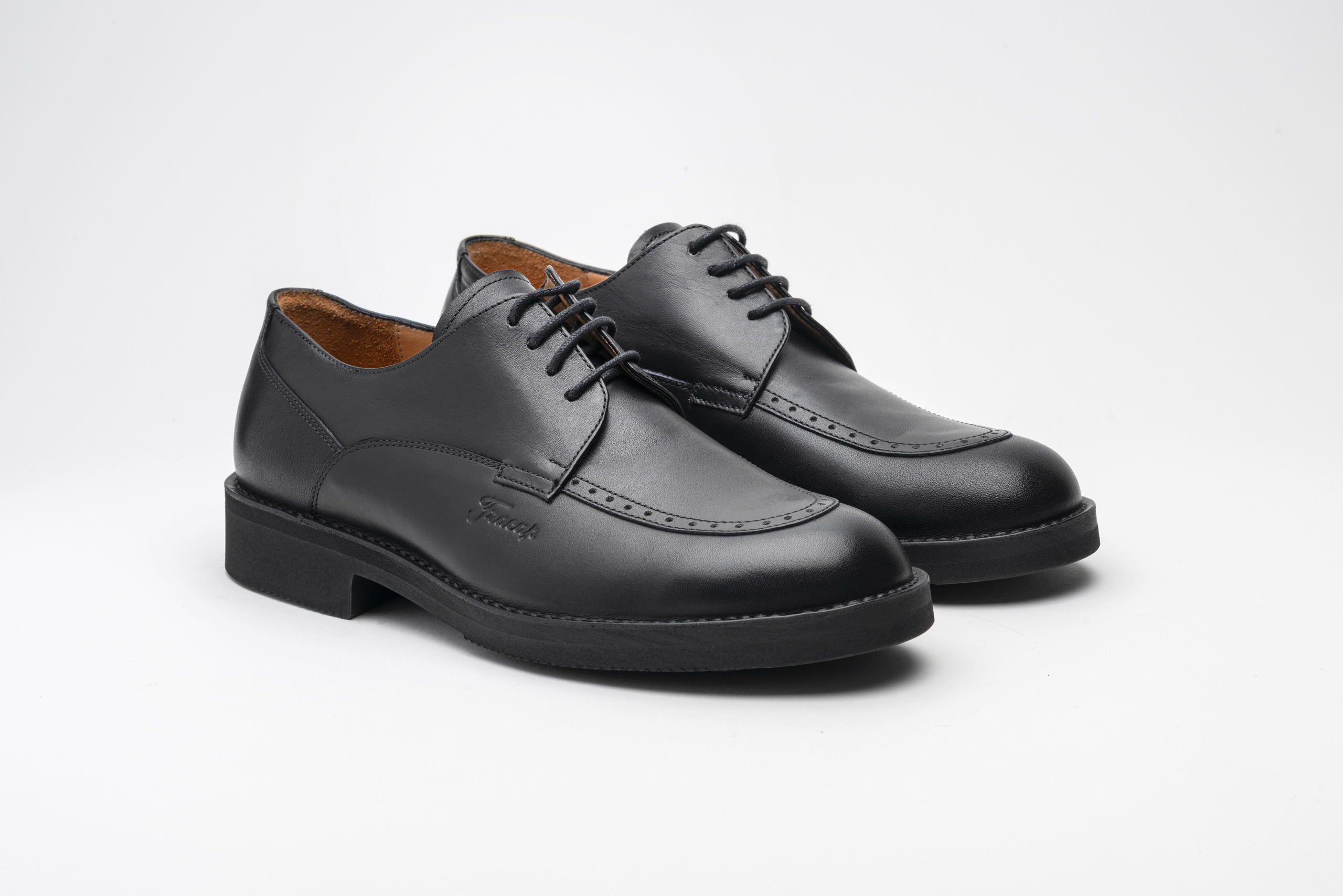 Derby C793 Black UPPER ~ Black full-grain Calfskin LINING ~ Natural Aniline Calfskin MIDSOLE ~ Black OUTSOLE ~ Black Rubber Vibram ~IDEAL CONSTRUCTION ~